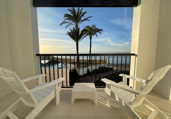 Casa en Mijas Costa - Casa de playa - Frente a la playa - Vistas al mar - 2 dormitorios - Dona Lola BEACH Resort - entre Marbella y La Cala de Mijas - Macarena - CS100 Casa en Mijas Costa - Casa de playa - Frente a la playa - Vistas al mar - 2 dormitorios - Dona Lola BEACH Resort - entre Marbella y La Cala de Mijas - Macarena - CS100