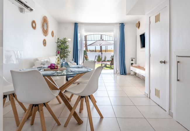 Casa en Mijas Costa - Casa de playa - Frente a la playa - Vistas al mar - 2 dormitorios - Dona Lola BEACH Resort - entre Marbella y La Cala de Mijas - Macarena - CS100 Casa en Mijas Costa - Casa de playa - Frente a la playa - Vistas al mar - 2 dormitorios - Dona Lola BEACH Resort - entre Marbella y La Cala de Mijas - Macarena - CS100