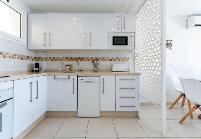 Casa en Mijas Costa - Casa de playa - Frente a la playa - Vistas al mar - 2 dormitorios - Dona Lola BEACH Resort - entre Marbella y La Cala de Mijas - Macarena - CS100 Casa en Mijas Costa - Casa de playa - Frente a la playa - Vistas al mar - 2 dormitorios - Dona Lola BEACH Resort - entre Marbella y La Cala de Mijas - Macarena - CS100