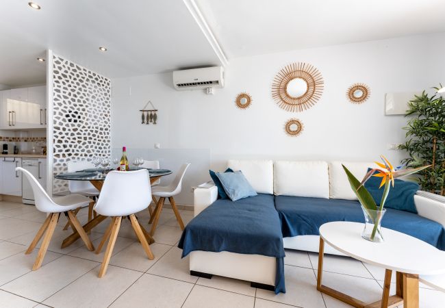 Casa en Mijas Costa - Casa de playa - Frente a la playa - Vistas al mar - 2 dormitorios - Dona Lola BEACH Resort - entre Marbella y La Cala de Mijas - Macarena - CS100 Casa en Mijas Costa - Casa de playa - Frente a la playa - Vistas al mar - 2 dormitorios - Dona Lola BEACH Resort - entre Marbella y La Cala de Mijas - Macarena - CS100