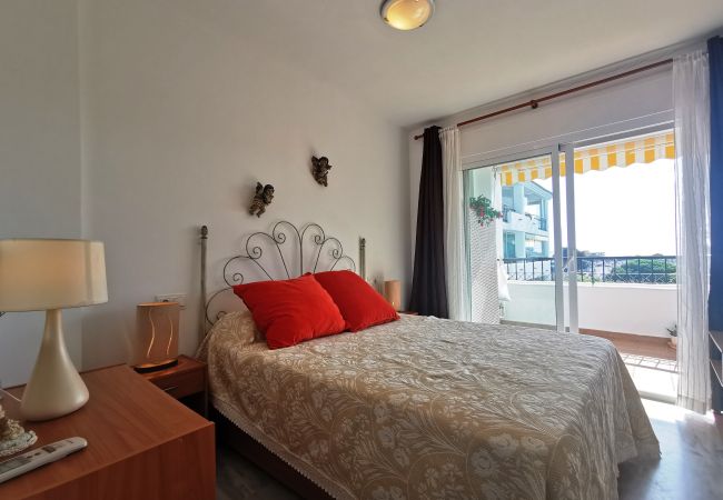 Dormitorio. Cama de matrimonio. Calahonda Dormitorio. Cama de matrimonio. Calahonda. Mijas Costa. Costa del Sol