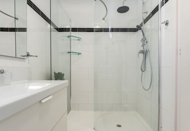 Apartamento en Mijas Costa - Duplex en la playa - Vista al mar - 2 dormitorios - Dona Lola BEACH Resort - entre Marbella y La Cala de Mijas - Micaela - CS148 Apartamento en Mijas Costa - Duplex en la playa - Vista al mar - 2 dormitorios - Dona Lola BEACH Resort - entre Marbella y La Cala de Mijas - Micaela - CS148