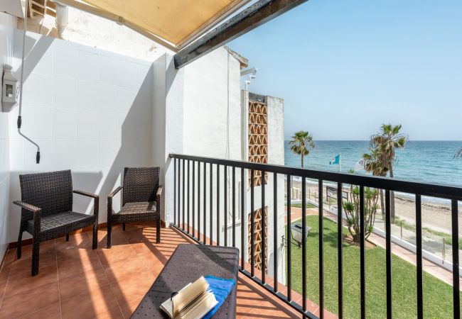 Apartamento en Mijas Costa - Duplex en la playa - Vista al mar - 2 dormitorios - Dona Lola BEACH Resort - entre Marbella y La Cala de Mijas - Micaela - CS148 Apartamento en Mijas Costa - Duplex en la playa - Vista al mar - 2 dormitorios - Dona Lola BEACH Resort - entre Marbella y La Cala de Mijas - Micaela - CS148