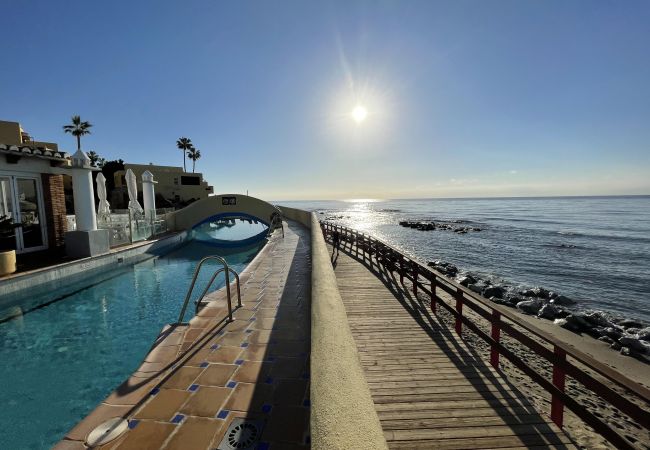 Apartamento en Mijas Costa - Duplex en la playa - Vista al mar - 2 dormitorios - Dona Lola BEACH Resort - entre Marbella y La Cala de Mijas - Micaela - CS148 Apartamento en Mijas Costa - Duplex en la playa - Vista al mar - 2 dormitorios - Dona Lola BEACH Resort - entre Marbella y La Cala de Mijas - Micaela - CS148