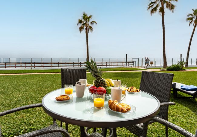 Casa en Mijas Costa - En la playa - Adosado con vista al mar - 2 dormitorios - Dona Lola BEACH Resort - entre Marbella y La Cala de Mijas - Sandra - CS111 Casa en Mijas Costa - En la playa - Adosado con vista al mar - 2 dormitorios - Dona Lola BEACH Resort - entre Marbella y La Cala de Mijas - Sandra - CS111