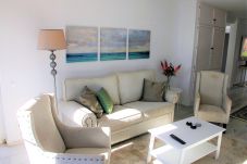 Apartamento en Mijas Costa - CS160 Encantador y espacioso ático en primera línea de playa - Playa Lucera, entre Fuengirola y Marbella