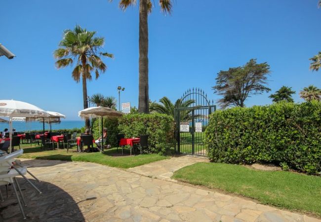Apartamento en Mijas Costa - Encantadora propiedad frente a la playa de 2 dormitorios y 2 baños en Urb. Rocas del Mar, Riviera del Sol, entre Fuengirola y Marbella CS200 Apartamento en Mijas Costa - Encantadora propiedad frente a la playa de 2 dormitorios y 2 baños en Urb. Rocas del Mar, Riviera del Sol, entre Fuengirola y Marbella CS200