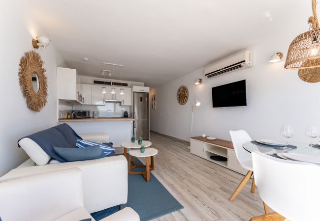 Apartamento en Mijas Costa - Encantadora propiedad frente a la playa de 2 dormitorios y 2 baños en Urb. Rocas del Mar, Riviera del Sol, entre Fuengirola y Marbella CS200 Apartamento en Mijas Costa - Encantadora propiedad frente a la playa de 2 dormitorios y 2 baños en Urb. Rocas del Mar, Riviera del Sol, entre Fuengirola y Marbella CS200