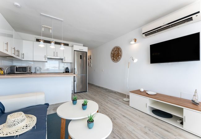 Apartamento en Mijas Costa - Encantadora propiedad frente a la playa de 2 dormitorios y 2 baños en Urb. Rocas del Mar, Riviera del Sol, entre Fuengirola y Marbella CS200 Apartamento en Mijas Costa - Encantadora propiedad frente a la playa de 2 dormitorios y 2 baños en Urb. Rocas del Mar, Riviera del Sol, entre Fuengirola y Marbella CS200