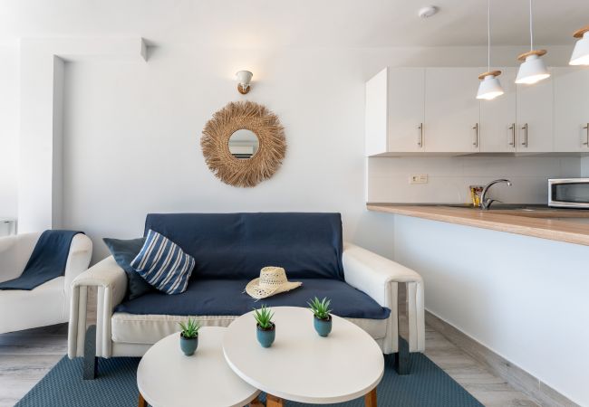 Apartamento en Mijas Costa - Encantadora propiedad frente a la playa de 2 dormitorios y 2 baños en Urb. Rocas del Mar, Riviera del Sol, entre Fuengirola y Marbella CS200 Apartamento en Mijas Costa - Encantadora propiedad frente a la playa de 2 dormitorios y 2 baños en Urb. Rocas del Mar, Riviera del Sol, entre Fuengirola y Marbella CS200