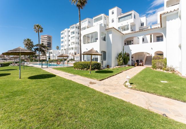 Apartamento en Mijas Costa - Encantadora propiedad frente a la playa de 2 dormitorios y 2 baños en Urb. Rocas del Mar, Riviera del Sol, entre Fuengirola y Marbella CS200 Apartamento en Mijas Costa - Encantadora propiedad frente a la playa de 2 dormitorios y 2 baños en Urb. Rocas del Mar, Riviera del Sol, entre Fuengirola y Marbella CS200