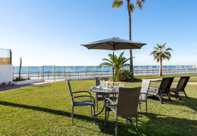 Casa en Mijas Costa - Casa de playa - Frente al mar - Vistas al mar - 2 dormitorios - Doña Lola BEACH Resort - entre Marbella y La Cala de Mijas - Macarena - CS183 Casa en Mijas Costa - Casa de playa - Frente al mar - Vistas al mar - 2 dormitorios - Doña Lola BEACH Resort - entre Marbella y La Cala de Mijas - Macarena - CS183