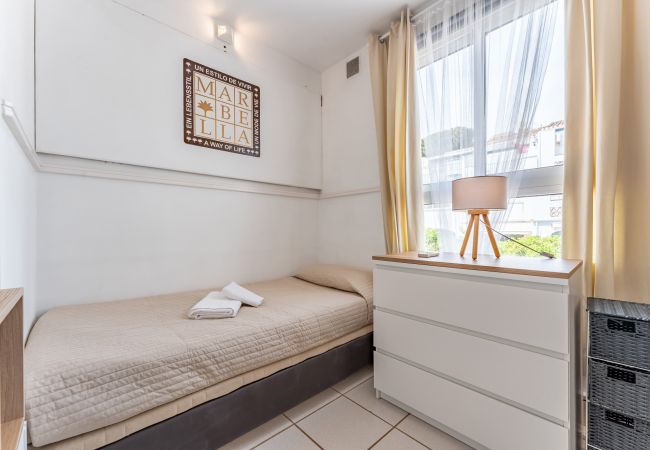 Apartamento en Mijas Costa - Dúplex en primera línea de playa - Vistas a la playa - 2 dormitorios - Dona Lola BEACH Resort - entre Marbella y La Cala de Mijas - Micaela - CS199 Apartamento en Mijas Costa - Dúplex en primera línea de playa - Vistas a la playa - 2 dormitorios - Dona Lola BEACH Resort - entre Marbella y La Cala de Mijas - Micaela - CS199