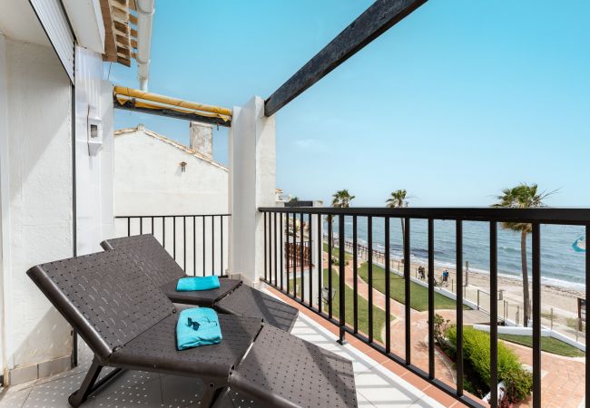 Apartamento en Mijas Costa - Dúplex en primera línea de playa - Vistas a la playa - 2 dormitorios - Dona Lola BEACH Resort - entre Marbella y La Cala de Mijas - Micaela - CS199 Apartamento en Mijas Costa - Dúplex en primera línea de playa - Vistas a la playa - 2 dormitorios - Dona Lola BEACH Resort - entre Marbella y La Cala de Mijas - Micaela - CS199