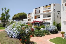 Apartamento en Mijas Costa - Dúplex en primera línea de playa - Vistas a la playa - 2 dormitorios - Dona Lola BEACH Resort - entre Marbella y La Cala de Mijas - Micaela - CS199