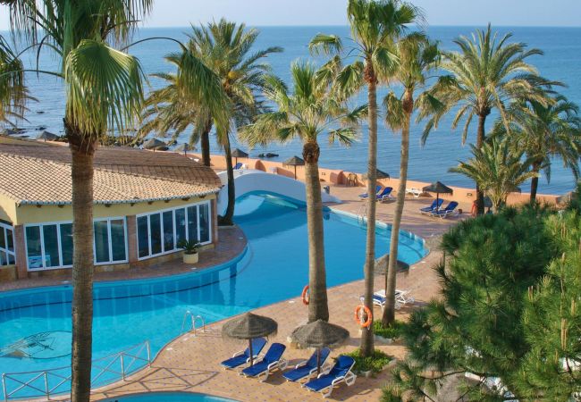 Apartamento en Mijas Costa - Frente al mar- Apartamento Vista Mar - 3 dormitorios - Planta Alta - Dona Lola BEACH Resort - entre Marbella y La Cala de Mijas - Patricia - CS188 Apartamento en Mijas Costa - Frente al mar- Apartamento Vista Mar - 3 dormitorios - Planta Alta - Dona Lola BEACH Resort - entre Marbella y La Cala de Mijas - Patricia - CS188