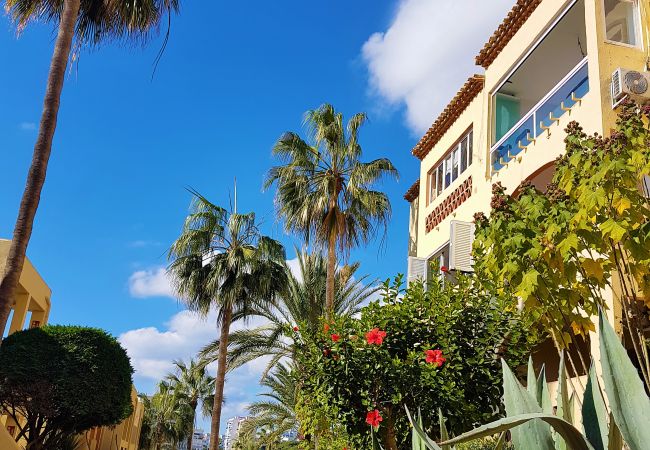 Apartamento en Mijas Costa - Frente al mar- Apartamento Vista Mar - 3 dormitorios - Planta Alta - Dona Lola BEACH Resort - entre Marbella y La Cala de Mijas - Patricia - CS188 Apartamento en Mijas Costa - Frente al mar- Apartamento Vista Mar - 3 dormitorios - Planta Alta - Dona Lola BEACH Resort - entre Marbella y La Cala de Mijas - Patricia - CS188