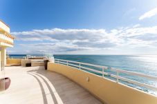 Terraza. Jacuzzi. Vistas al mar. Playa. Benalmádena. Malaga. Costa del Sol