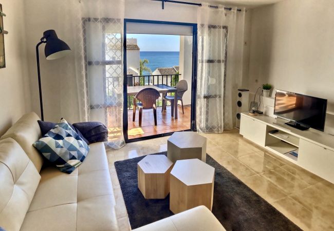 Apartamento en Mijas Costa - Alojamiento   vacacional cerca de la playa ubicado dentro del complejo  Doña Lola Marianne CS102