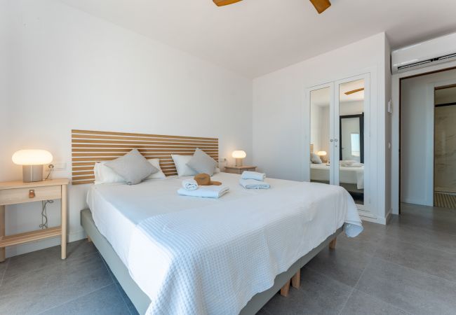 Apartamento en Mijas Costa - CS261 Doña Lola Renata - Impresionante apartamento de 2 dormitorios en primera línea de playa, Calahonda, Mijas Costa Apartamento en Mijas Costa - CS261 Doña Lola Renata - Impresionante apartamento de 2 dormitorios en primera línea de playa, Calahonda, Mijas Costa