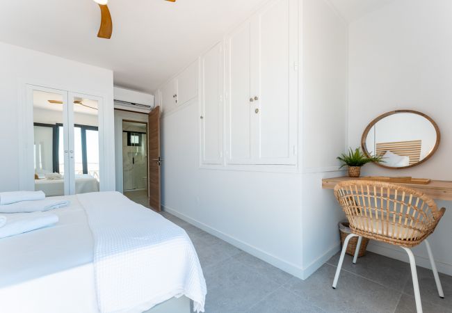 Apartamento en Mijas Costa - CS261 Doña Lola Renata - Impresionante apartamento de 2 dormitorios en primera línea de playa, Calahonda, Mijas Costa Apartamento en Mijas Costa - CS261 Doña Lola Renata - Impresionante apartamento de 2 dormitorios en primera línea de playa, Calahonda, Mijas Costa