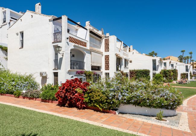 Apartamento en Mijas Costa - CS261 Doña Lola Renata - Impresionante apartamento de 2 dormitorios en primera línea de playa, Calahonda, Mijas Costa Apartamento en Mijas Costa - CS261 Doña Lola Renata - Impresionante apartamento de 2 dormitorios en primera línea de playa, Calahonda, Mijas Costa