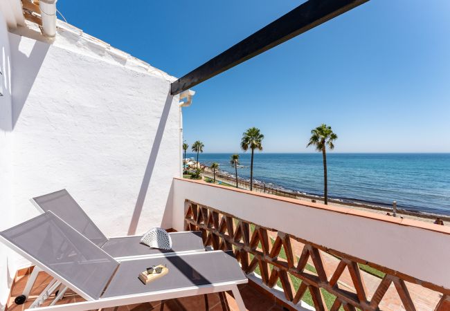 Apartamento en Mijas Costa - CS261 Doña Lola Renata - Impresionante apartamento de 2 dormitorios en primera línea de playa, Calahonda, Mijas Costa Apartamento en Mijas Costa - CS261 Doña Lola Renata - Impresionante apartamento de 2 dormitorios en primera línea de playa, Calahonda, Mijas Costa