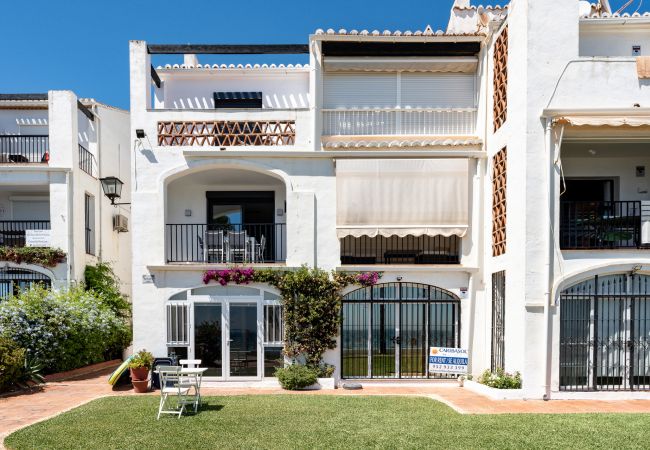 Apartamento en Mijas Costa - CS261 Doña Lola Renata - Impresionante apartamento de 2 dormitorios en primera línea de playa, Calahonda, Mijas Costa Apartamento en Mijas Costa - CS261 Doña Lola Renata - Impresionante apartamento de 2 dormitorios en primera línea de playa, Calahonda, Mijas Costa
