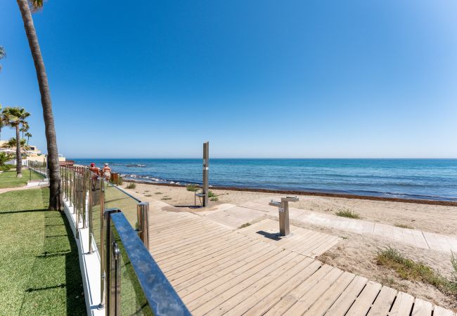 Apartamento en Mijas Costa - CS261 Doña Lola Renata - Impresionante apartamento de 2 dormitorios en primera línea de playa, Calahonda, Mijas Costa Apartamento en Mijas Costa - CS261 Doña Lola Renata - Impresionante apartamento de 2 dormitorios en primera línea de playa, Calahonda, Mijas Costa