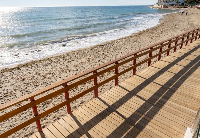 Apartamento en Mijas Costa - CS261 Doña Lola Renata - Impresionante apartamento de 2 dormitorios en primera línea de playa, Calahonda, Mijas Costa Apartamento en Mijas Costa - CS261 Doña Lola Renata - Impresionante apartamento de 2 dormitorios en primera línea de playa, Calahonda, Mijas Costa