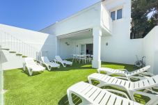 Casa adosada en Marbella - Chalet pareado con piscina privada en Marbella – Artola Alta (Cabopino)