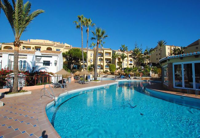 Appartement à Mijas Costa - CS166 Duplex d'une chambre en bord de mer, à quelques pas de la plage de Calahonda, entre Fuengirola et Marbella, dans l'urbanisation de Dona Lola  Appartement à Mijas Costa - CS166 Duplex d'une chambre en bord de mer, à quelques pas de la plage de Calahonda, entre Fuengirola et Marbella, dans l'urbanisation de Dona Lola