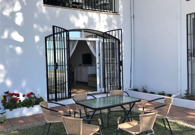 Appartement à Mijas Costa - CS155 Appartement de 1 chambre  en rez de jardin avec style andalou situé en première ligne de la plage de Calahonda - Mijas Costa Appartement à Mijas Costa - CS155 Appartement de 1 chambre  en rez de jardin avec style andalou situé en première ligne de la plage de Calahonda - Mijas Costa