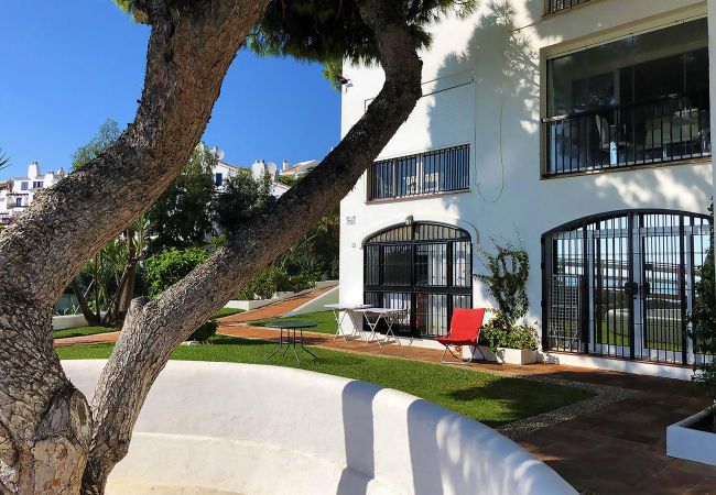 Appartement à Mijas Costa - CS155 Appartement de 1 chambre  en rez de jardin avec style andalou situé en première ligne de la plage de Calahonda - Mijas Costa Appartement à Mijas Costa - CS155 Appartement de 1 chambre  en rez de jardin avec style andalou situé en première ligne de la plage de Calahonda - Mijas Costa