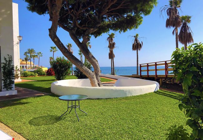 Appartement à Mijas Costa - CS155 Appartement de 1 chambre  en rez de jardin avec style andalou situé en première ligne de la plage de Calahonda - Mijas Costa Appartement à Mijas Costa - CS155 Appartement de 1 chambre  en rez de jardin avec style andalou situé en première ligne de la plage de Calahonda - Mijas Costa