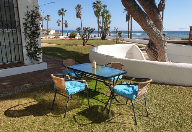 Appartement à Mijas Costa - CS155 Appartement de 1 chambre  en rez de jardin avec style andalou situé en première ligne de la plage de Calahonda - Mijas Costa Appartement à Mijas Costa - CS155 Appartement de 1 chambre  en rez de jardin avec style andalou situé en première ligne de la plage de Calahonda - Mijas Costa