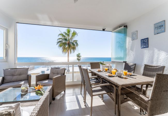 Terrasse. Vue mer. Salle à manger. Doña Lola. La Cala de Mijas. Calahonda. Costa del Sol