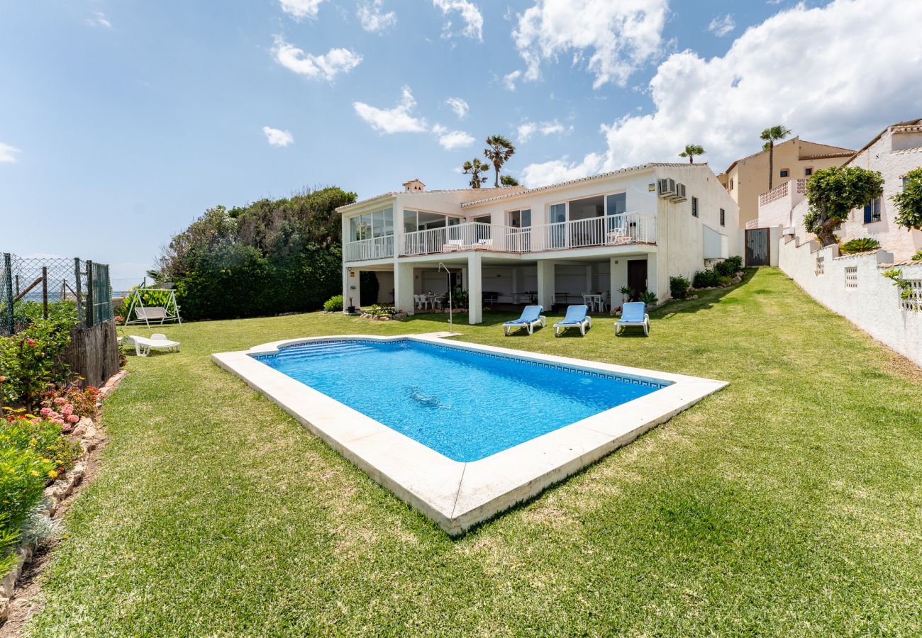 Villa à Mijas Costa - Magnifique villa en première ligne de plage. Calahonda. Mijas Costa. Costa del Sol. CS230