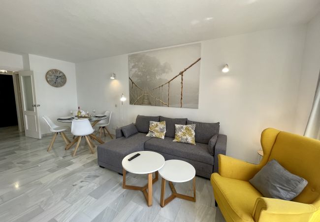 Apartment in Mijas Costa - CS197 Charming 2 bedroom flat with sea views - Dona Lola Claudia, Calahonda, Costa del Sol Apartment in Mijas Costa - CS197 Charming 2 bedroom flat with sea views - Dona Lola Claudia, Calahonda, Costa del Sol