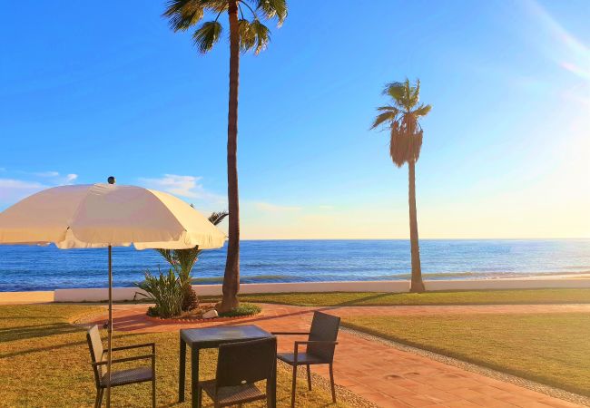 House in Mijas Costa - Stunning Beachfront House with Garden Access in Dona Lola – Calahonda, Mijas Costa CS100