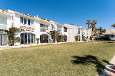 House in Mijas Costa - BEACH Front house - Full SEA View - Dona Lola BEACH Resort - Between MARBELLA and La cala de Mijas - 2 bedrooms + 2 bathrooms - CS100