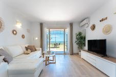 House in Mijas Costa - BEACH-FRONT house - Full SEA view - Dona Lola BEACH Resort - between MARBELLA and La Cala de Mijas - 2 bedrooms - Ref: CS111 