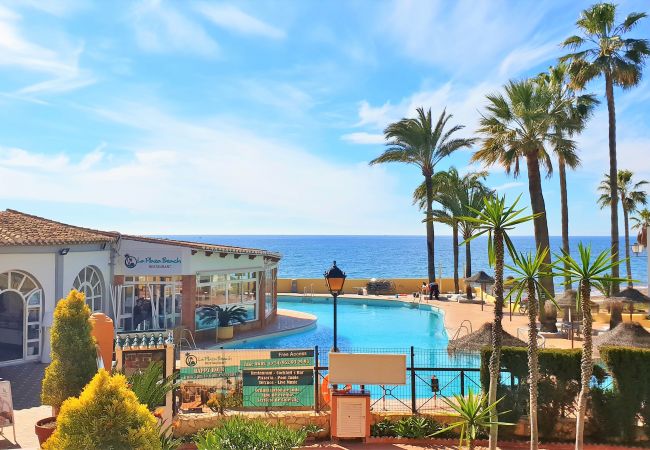  in Mijas Costa - CS155 1 bedroom ground floor apartment with Andalusian style situated on the first line of the beach in Calahonda - Mijas Costa