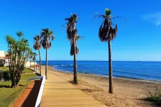 Apartment in Mijas Costa - 1 bedroom ground floor apartment with Andalusian style situated on the first line of the beach in Calahonda - Mijas Costa - CS155