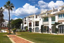 Apartment in Mijas Costa - CS155 1 bedroom ground floor apartment with Andalusian style situated on the first line of the beach in Calahonda - Mijas Costa