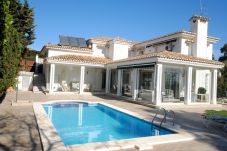 Chalet in Mijas Costa - Beautiful spacious villa with a private swimming pool. Villa Margarita in La Cala de Mijas, between Fuengirola and Marbella. Costa del sol. CS185