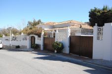 Chalet in Mijas Costa - CS185 Villa Margarita - Beautiful, spacious villa with a private swimming pool in La Cala de Mijas, between Fuengirola and Marbella