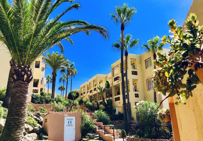 Apartment in Mijas Costa - CS214 Spacious 3-bed, 2-bath apartment in Doña Lola, Calahonda, between Fuengirola and Marbella Apartment in Mijas Costa - CS214 Spacious 3-bed, 2-bath apartment in Doña Lola, Calahonda, between Fuengirola and Marbella
