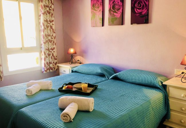 Bedroom. Single beds. Doña Lola. Calahonda Bedroom. Single beds. Doña Lola. Calahonda. Costa del Sol