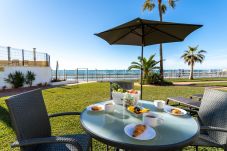 House in Mijas Costa - Front BEACH house - Full SEA view - Dona Lola BEACH Resort - between MARBELLA and La Cala de Mijas - 2 bedrooms - Ref.: CS183